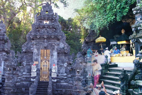 Praying With The Bats in Goa Lawah Temple